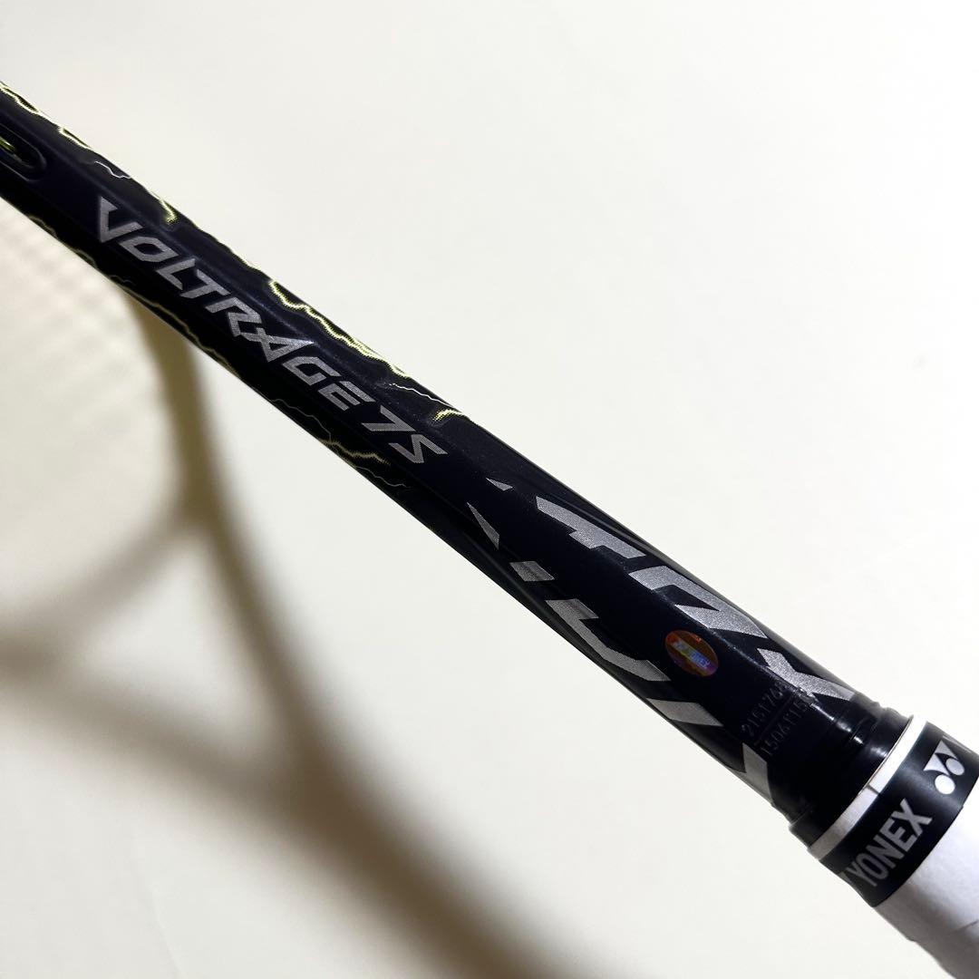 VOLTRAGE 7Sテニスラケット 黒/黄色 ボルトレージ