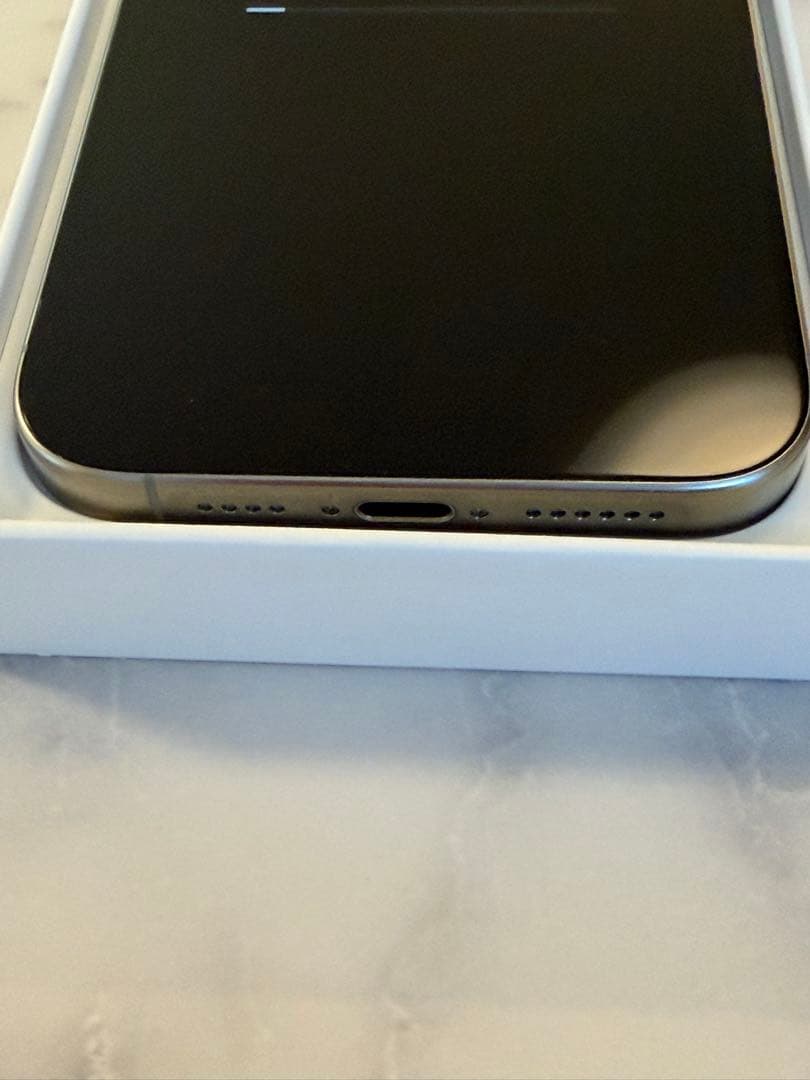 【超美品】iPhone16ProMax 512GB チタニウム➕保証付き