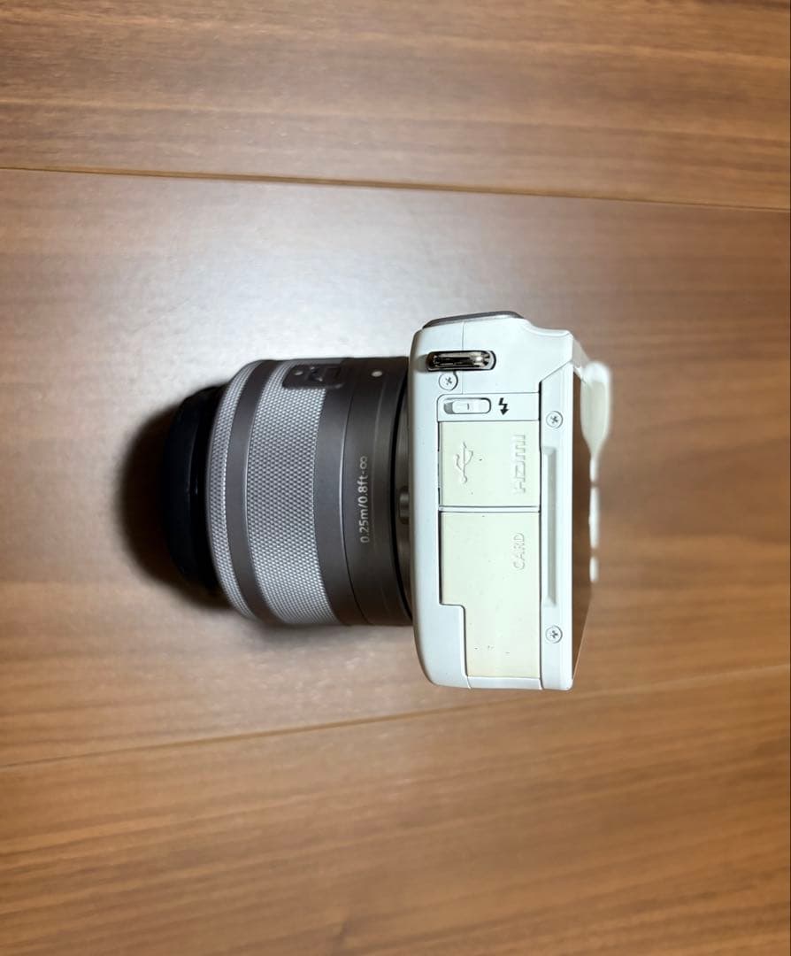 EOS M10 ミラーレス一眼カメラ