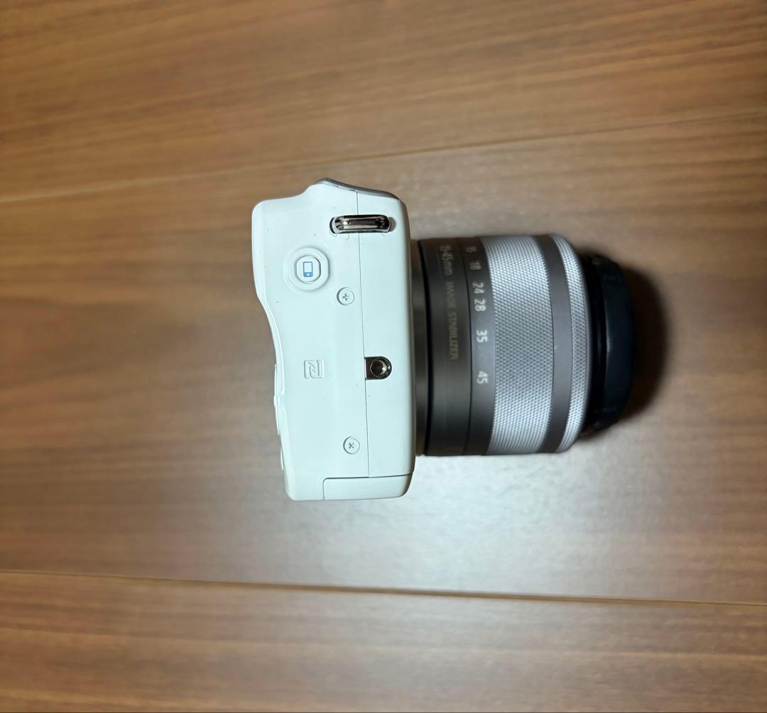 EOS M10 ミラーレス一眼カメラ