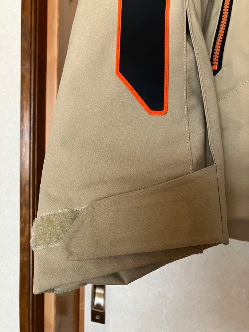 ミズノスキーウエア（上下：Ｍサイズ、ブレスサーモ）