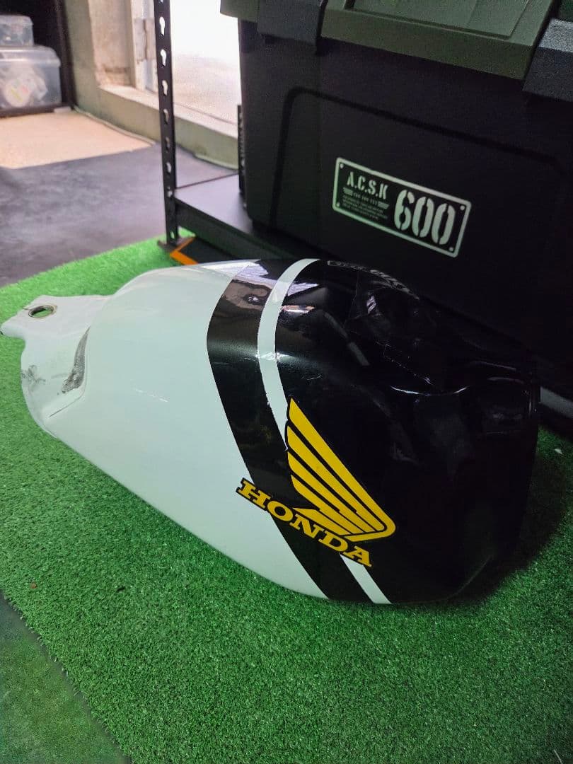 HONDA FTR223MC34　燃料 タンク 黒白
