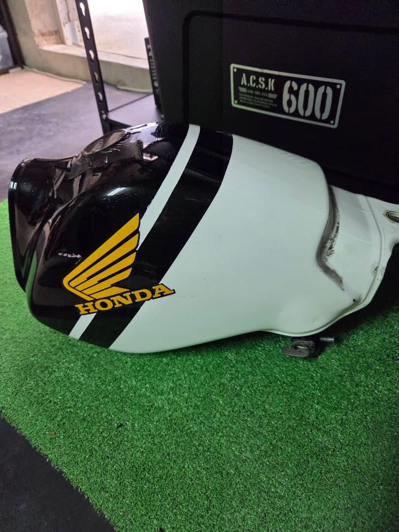 HONDA FTR223MC34　燃料 タンク 黒白