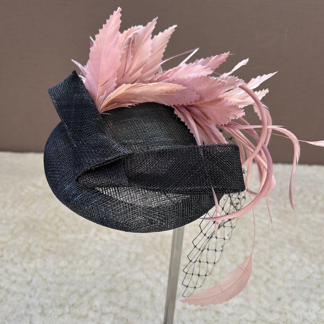 美品✨ミサハラダmisaharada ヘッドドレス 羽根 トーク ベレー