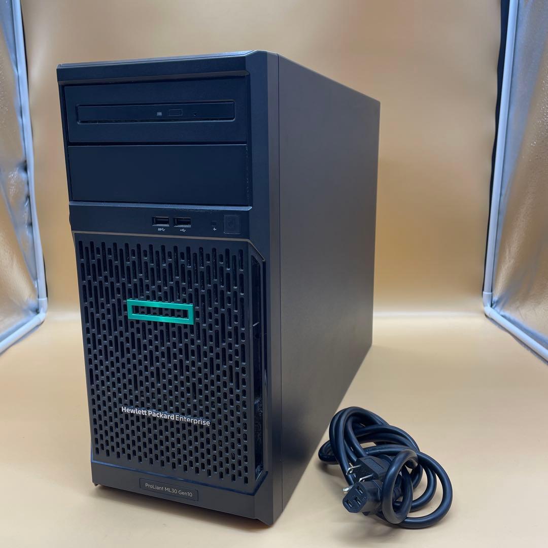 Hewlett Packard ProLiant ML30 Gen10 サーバー