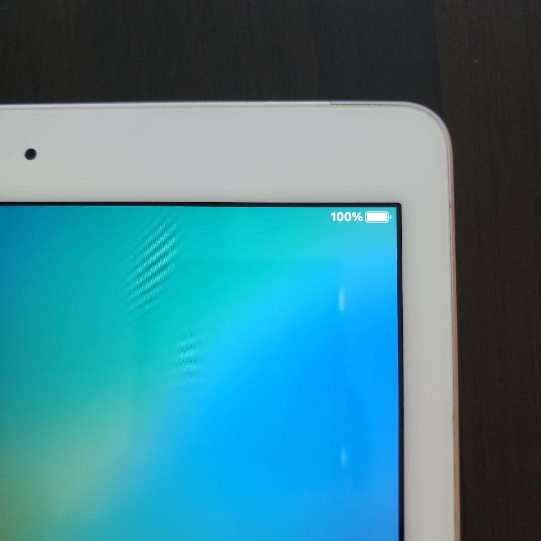 Apple iPad (第5世代) ホワイト