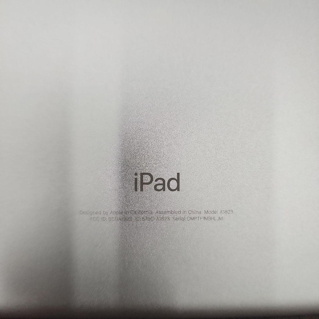 Apple iPad (第5世代) ホワイト