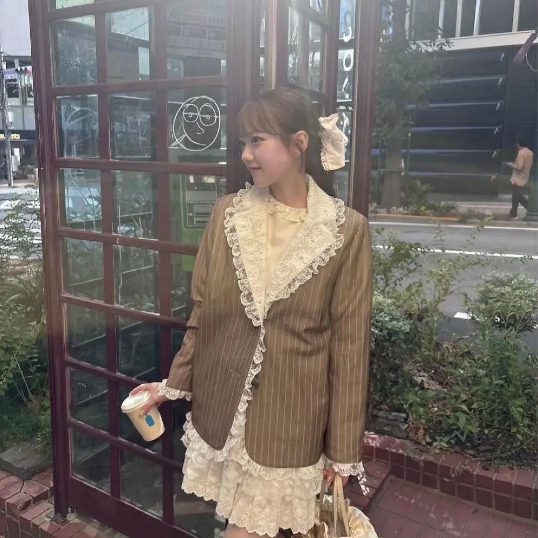 treat ürself retrolacejacket brown