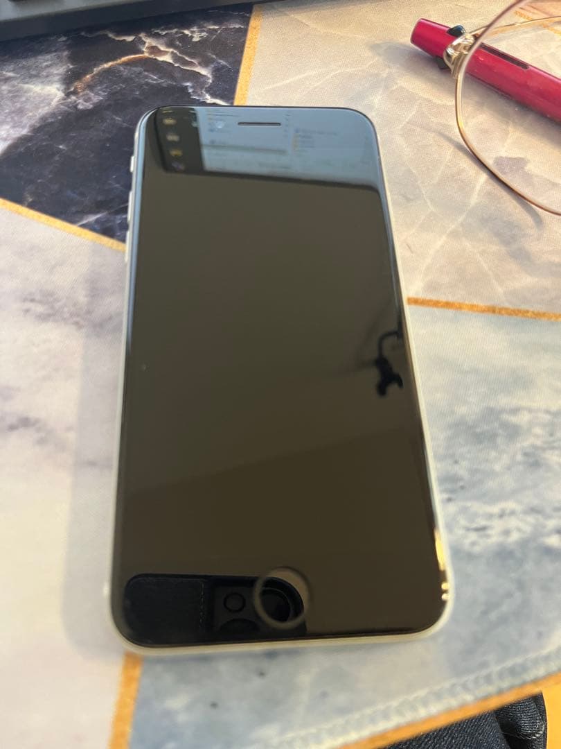 iPhone SE (第2世代) ホワイト　本体 アイフェイスケース　箱付き