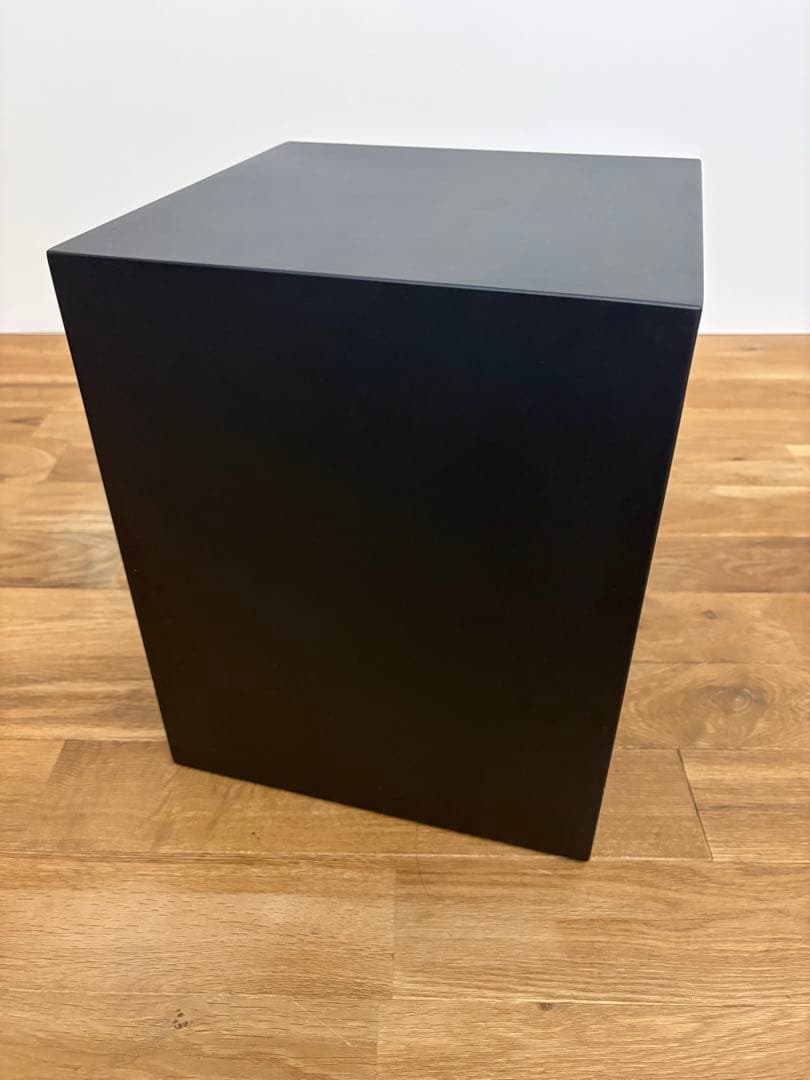 ZARA  BY VINCENT VAN DUYSEN メタルボックス