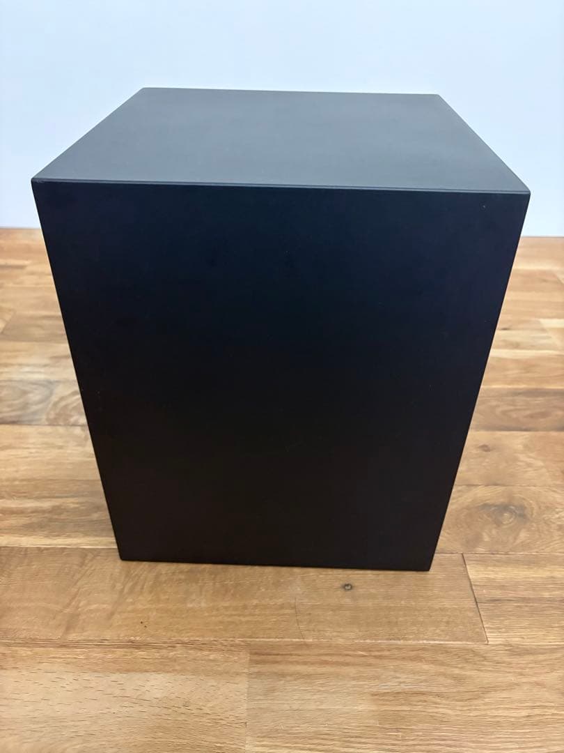 ZARA  BY VINCENT VAN DUYSEN メタルボックス