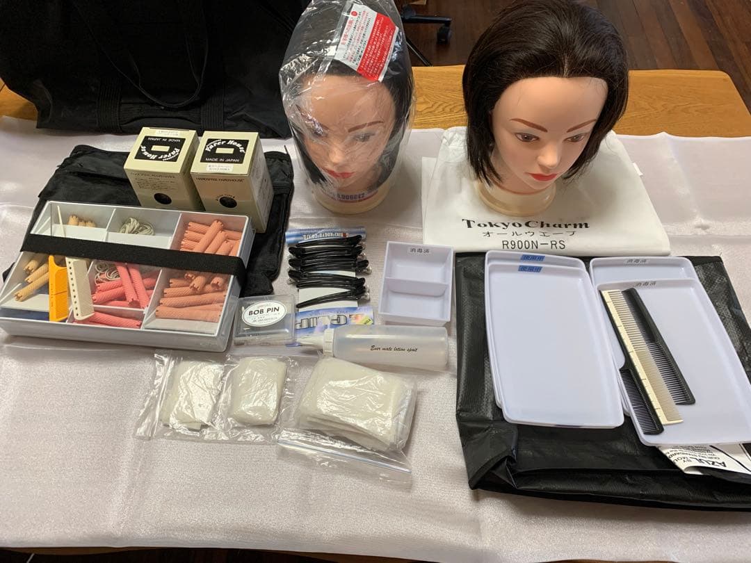 美容国家試験　ウィッグ、クランプその他セット♪