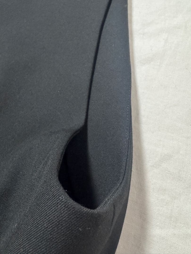 mizuiro ind ディープVネックワイドベスト ブラック