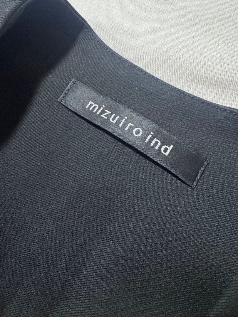 mizuiro ind ディープVネックワイドベスト ブラック