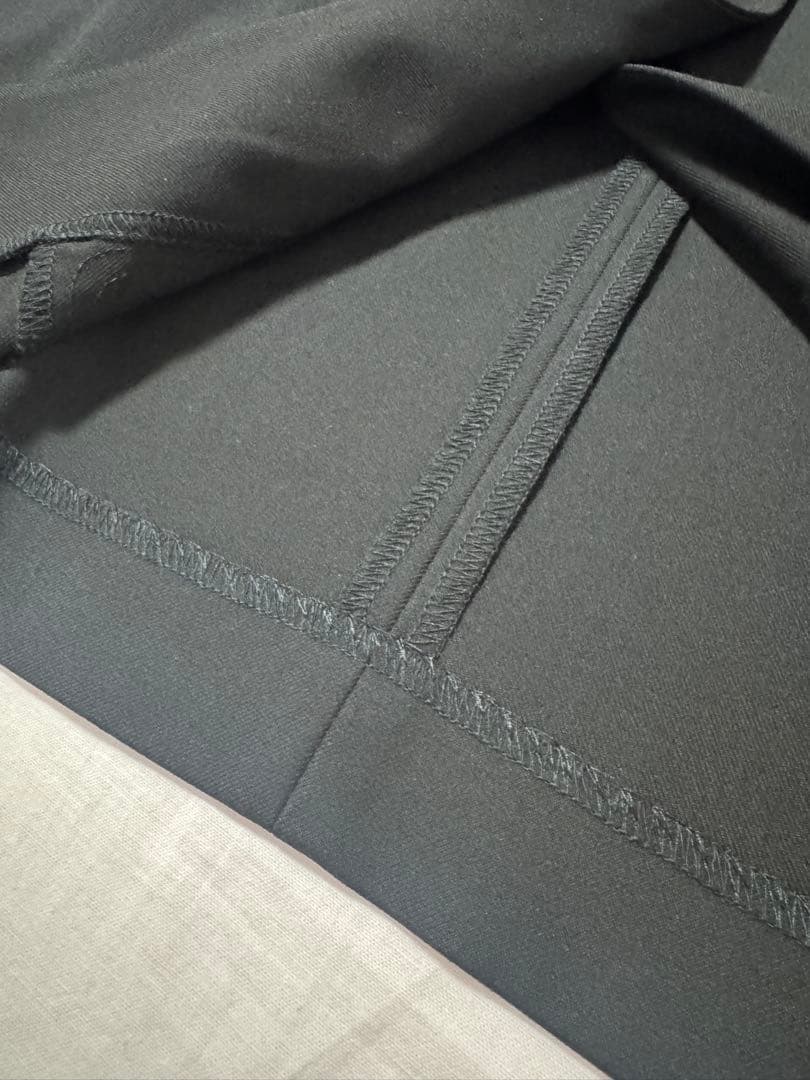 mizuiro ind ディープVネックワイドベスト ブラック