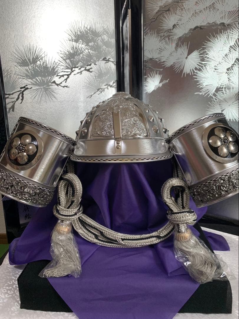 美品 正絹着用兜 伊達政宗 兜 平安水宝 作 銀箔金彩銀松 銀兜 五月人形