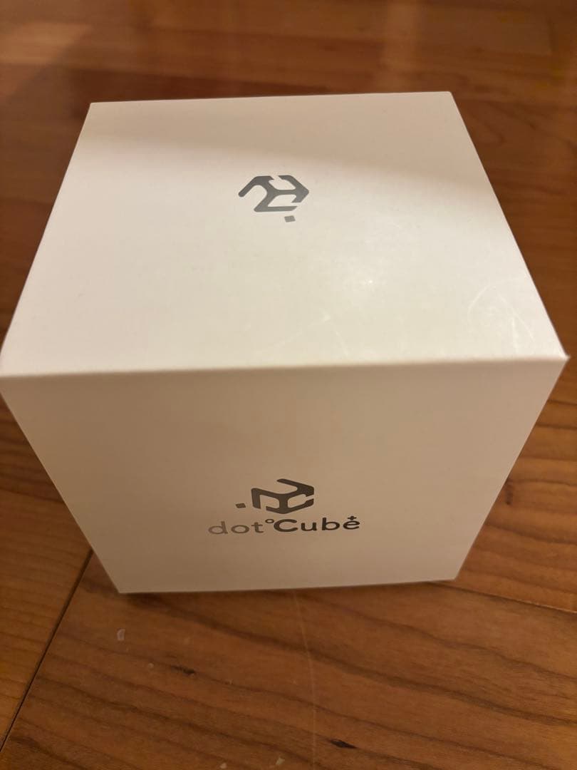 非接触型　検温器　ドットキューブ