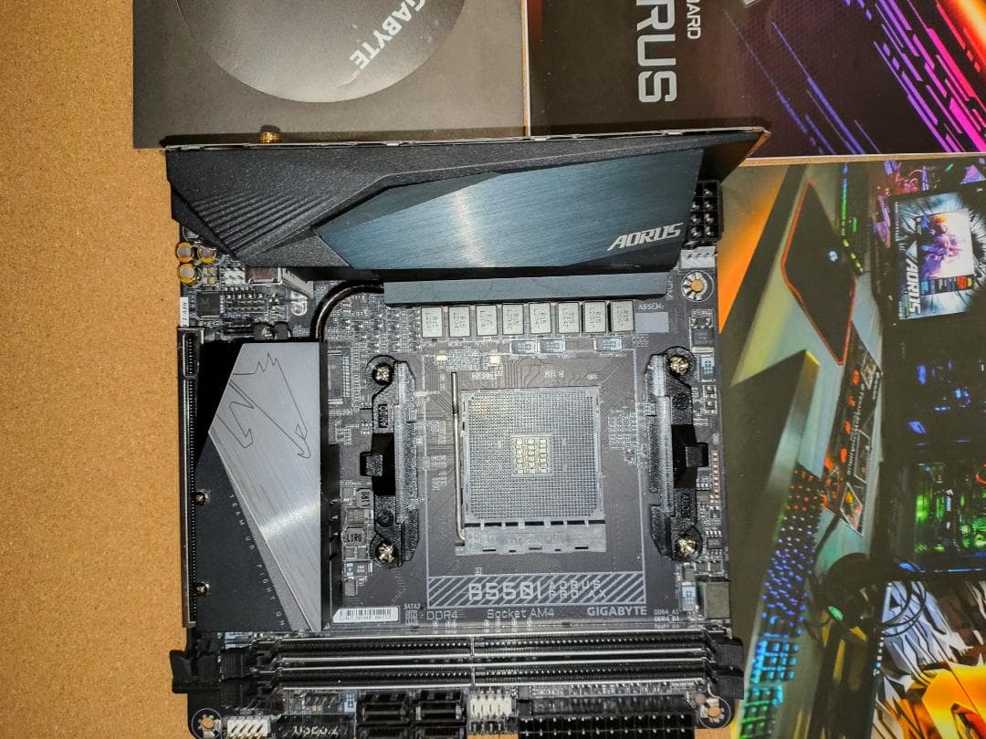 GIGABYTE B550I AORUS PRO AX マザー MINI-ITX
