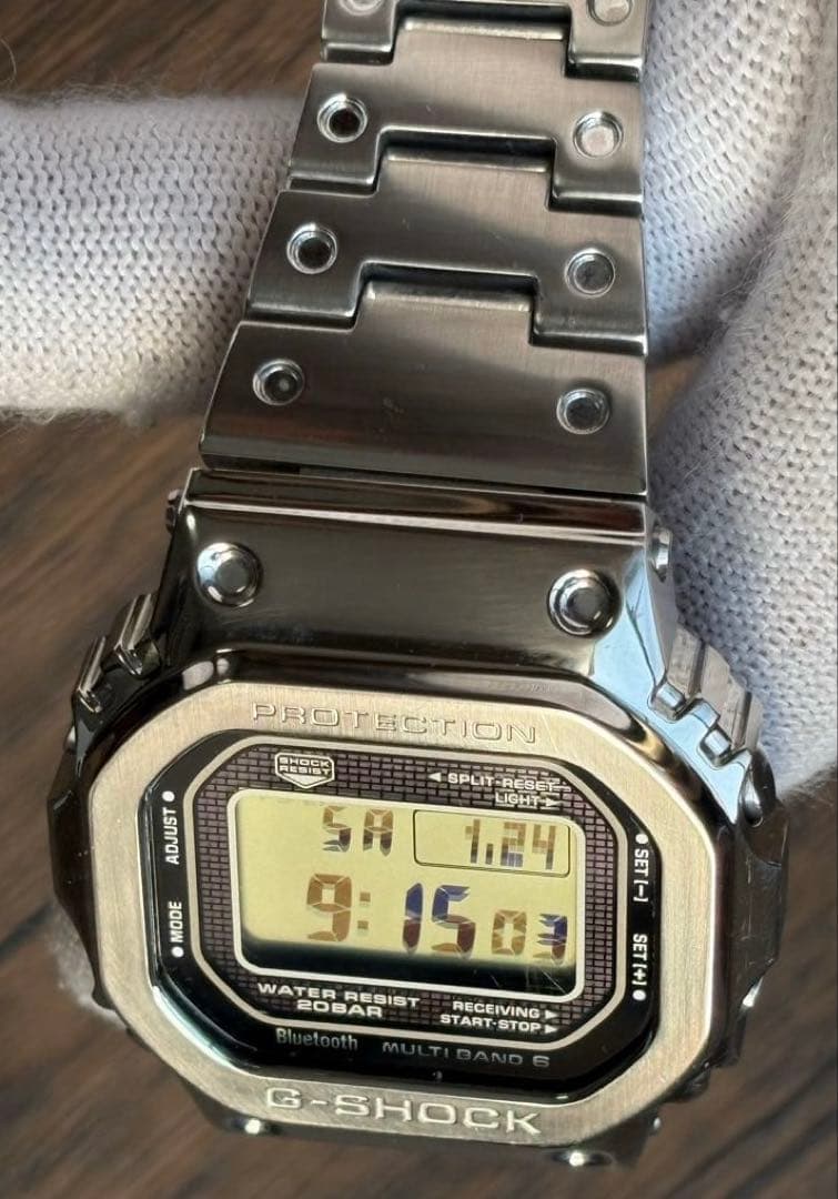 美品 G-SHOCK GMW-B5000D-1JF 電波ソーラー シルバー