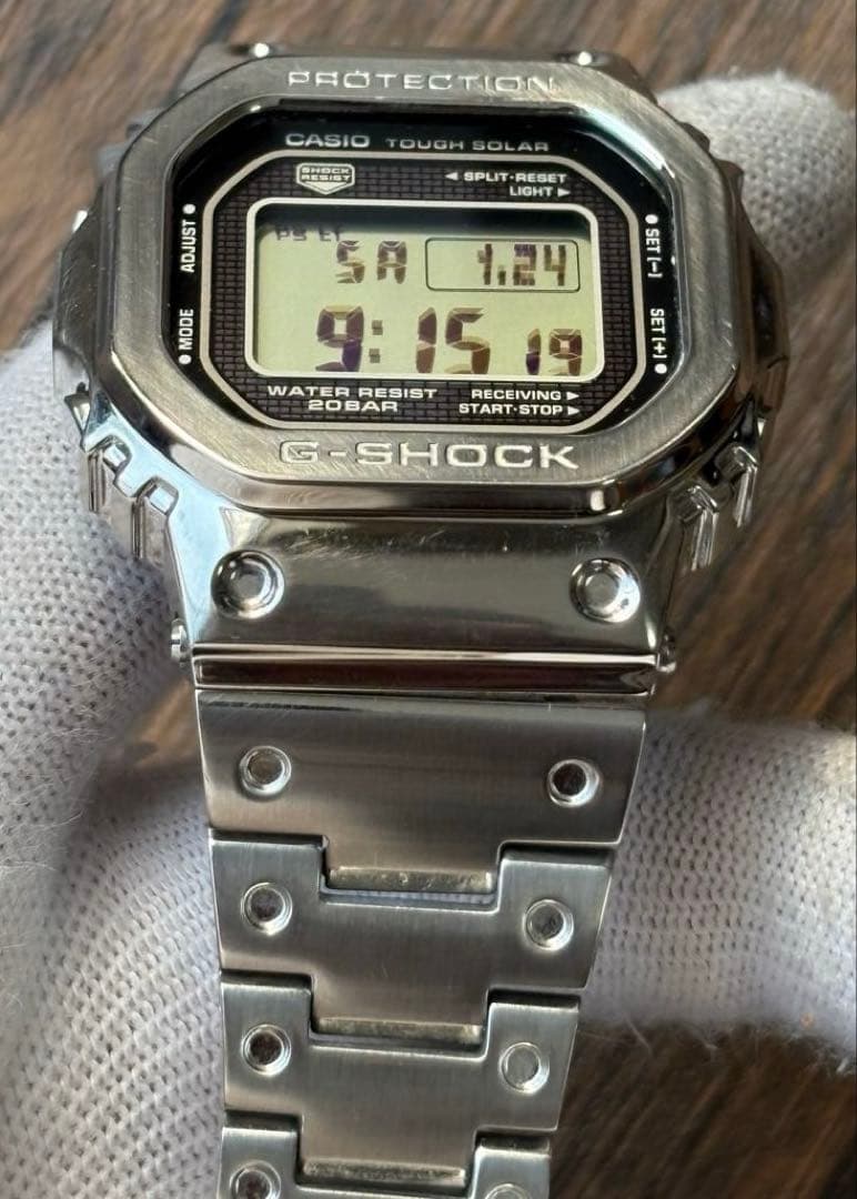 美品 G-SHOCK GMW-B5000D-1JF 電波ソーラー シルバー