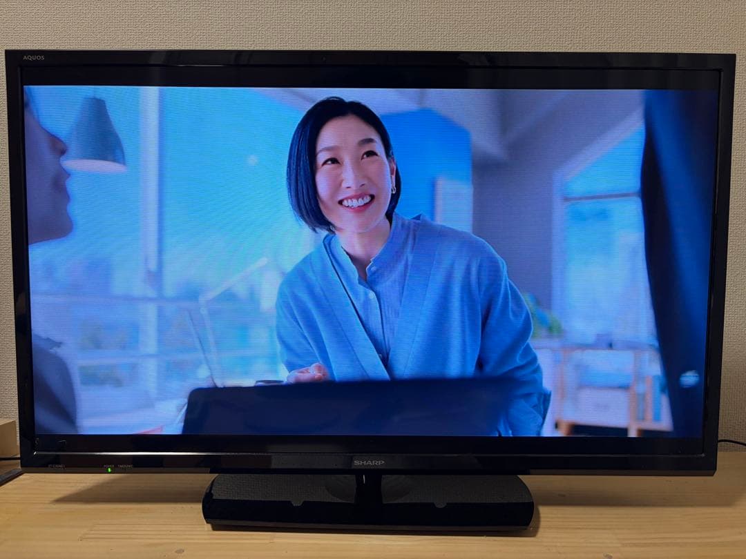 シャープ　32型液晶テレビ　2T-C32AE