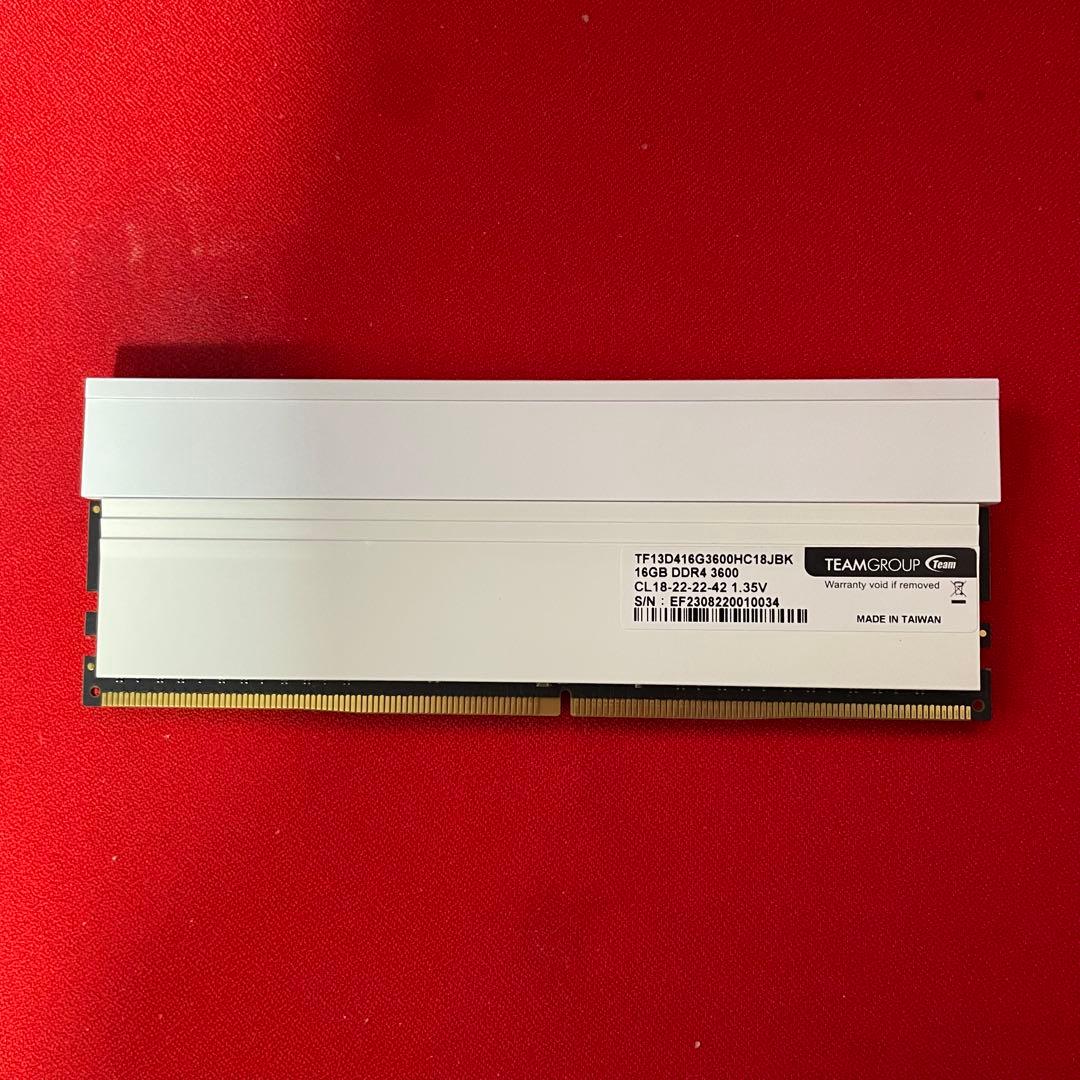 メモリー TEAMGROUP Xtreem ARGB 16GB DDR4 3600MHz