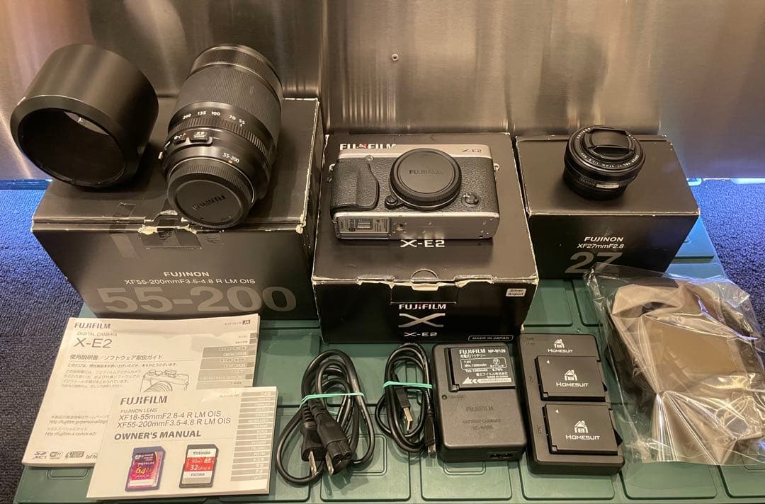 FujifilmX-E2シルバー 27パンケーキ&55-200ズーム 付属品多数