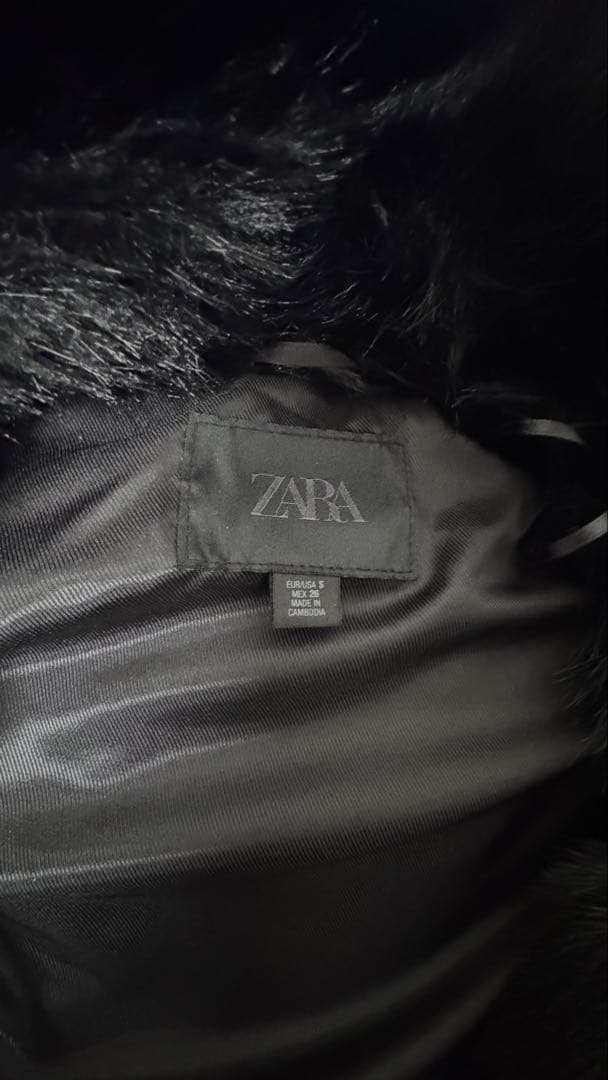 ZARA ショートフェイクファーコート ブラック