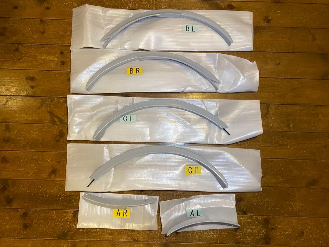 TRD フェンダーエクステンション　未塗装品　※一部欠品有り