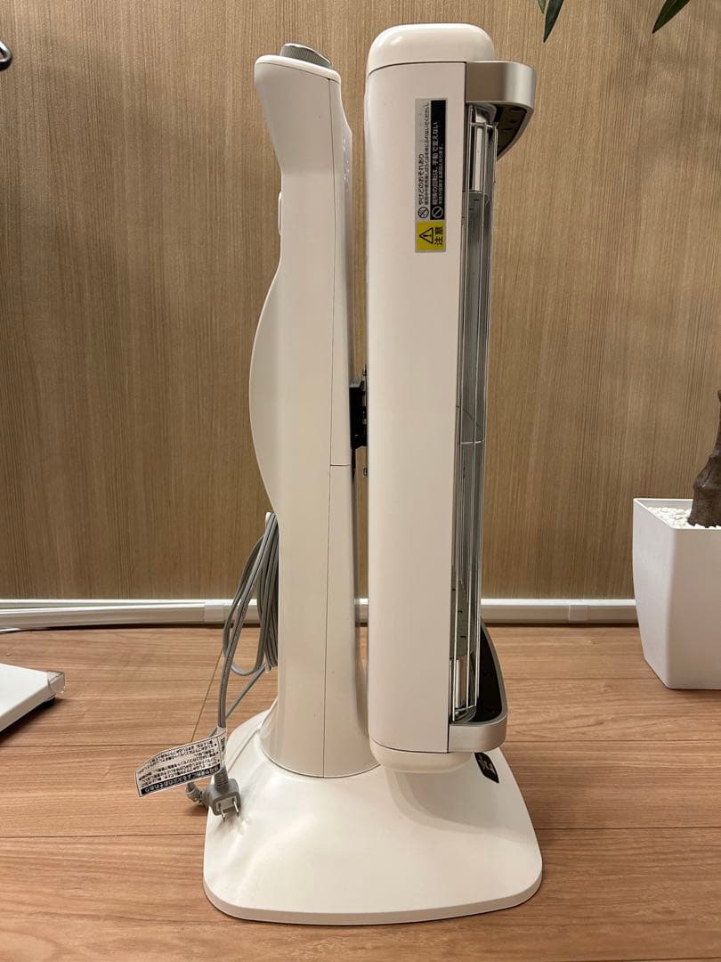 【美品】アラジン CAH-2G10E グラファイトヒーター 2022年製 白