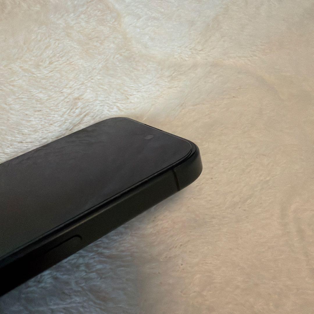 香港版 iPhone 15 Pro 128GB ブラックチタニウム