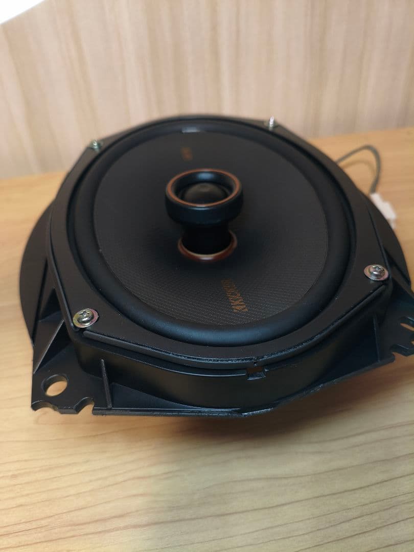 スピーカー キッカーKICKER KSC6904とKSC3504 バッフル