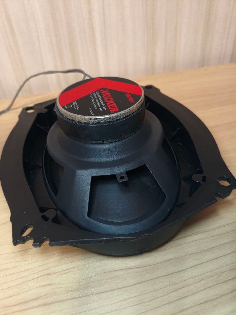 スピーカー キッカーKICKER KSC6904とKSC3504 バッフル
