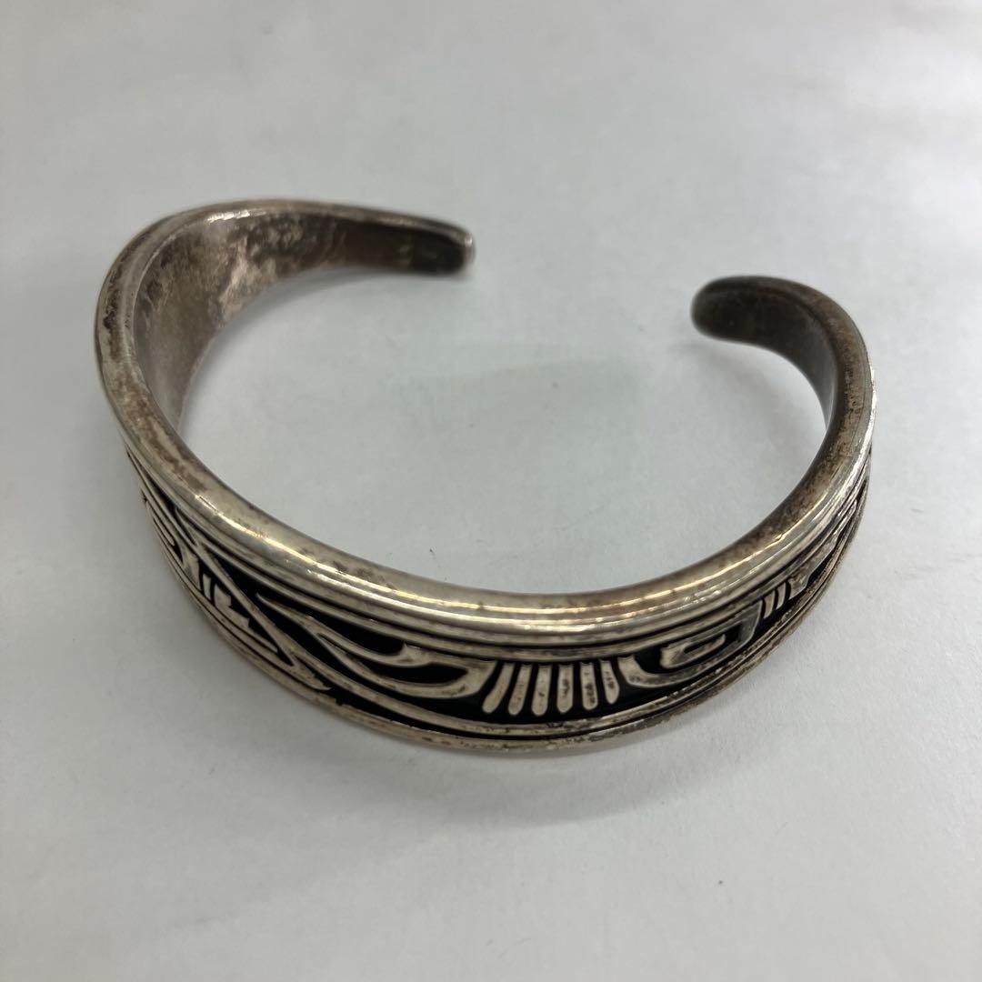 ナバホ族 SJB シルバー ウェーブ バングル インディアンジュエリー