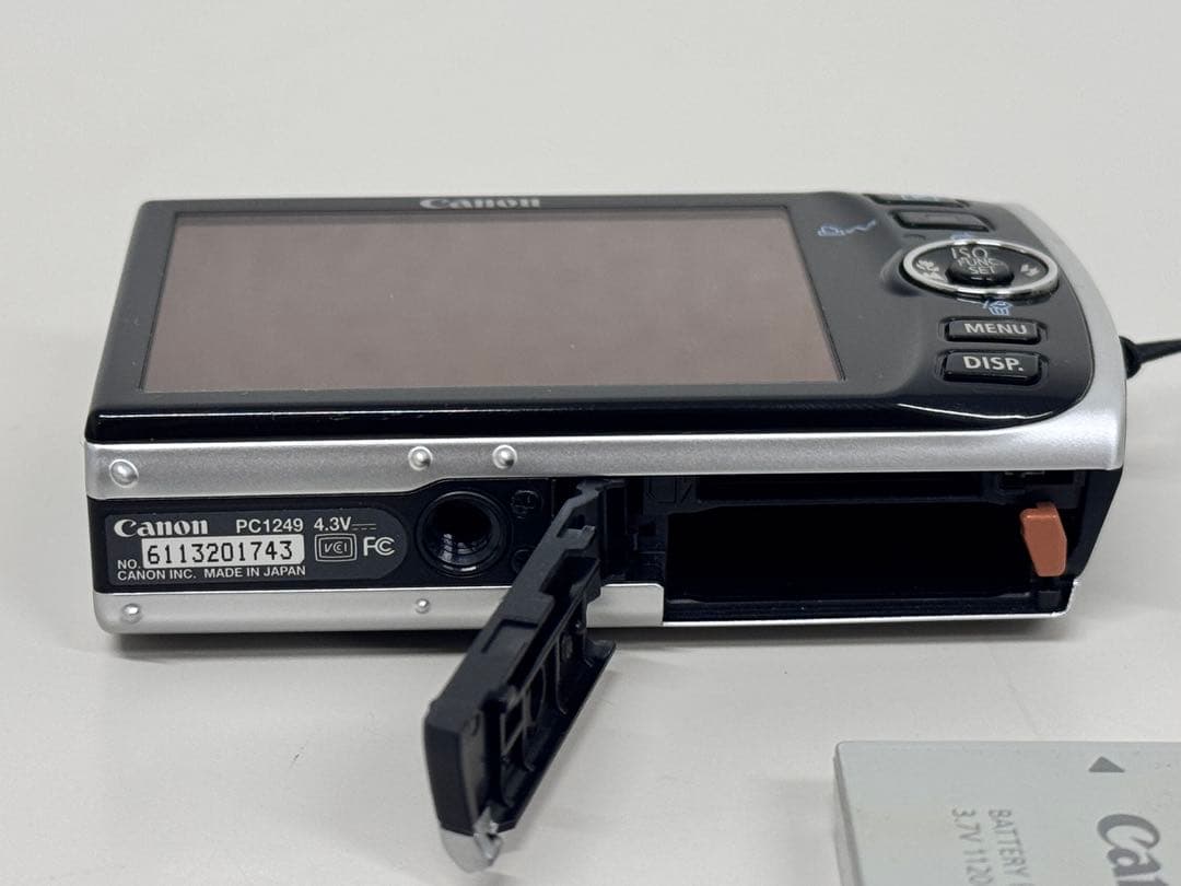 Canon IXY DIGITAL 910 IS 本体と付属品