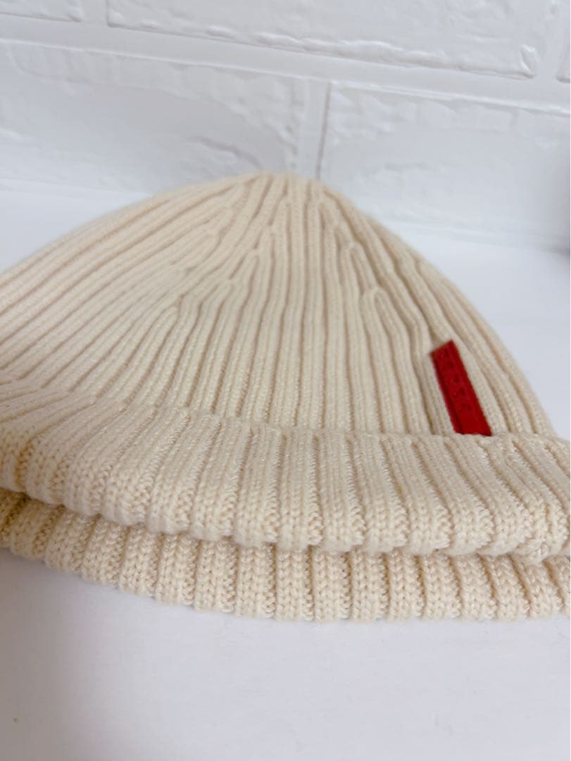 プラダ　PRADA ニット帽　キナリ　無地　ウール100% 男女兼用