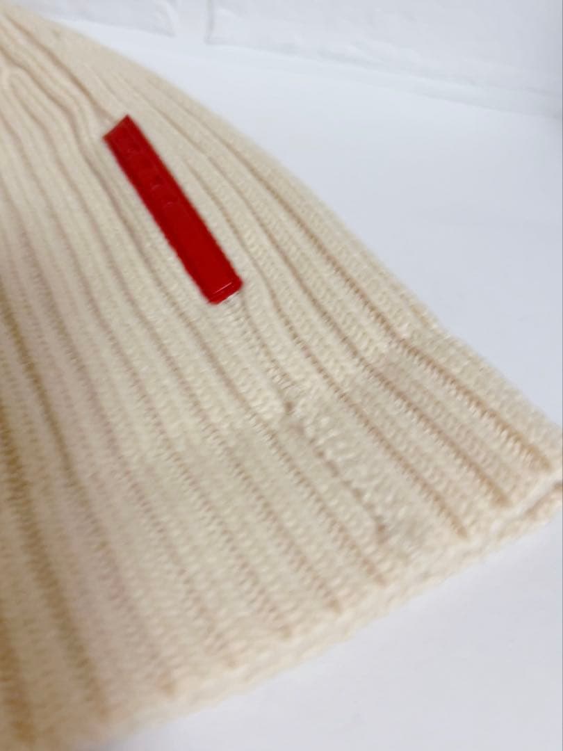 プラダ　PRADA ニット帽　キナリ　無地　ウール100% 男女兼用