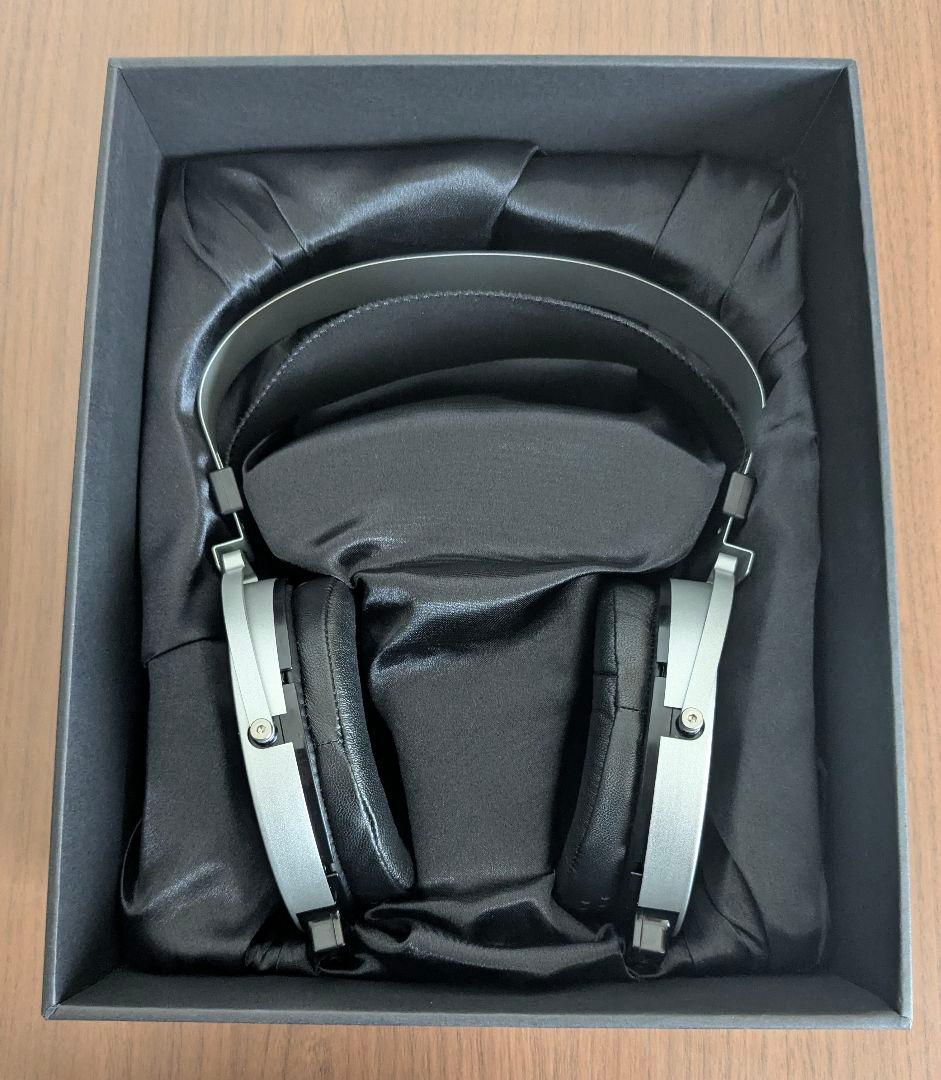 水月雨 Moondrop 大都会 - Cosmo