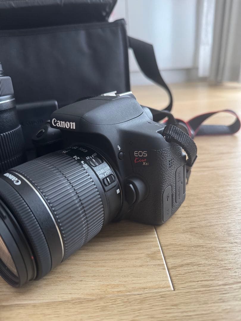 Canon EOS kiss x8i ダブルレンズカメラセット
