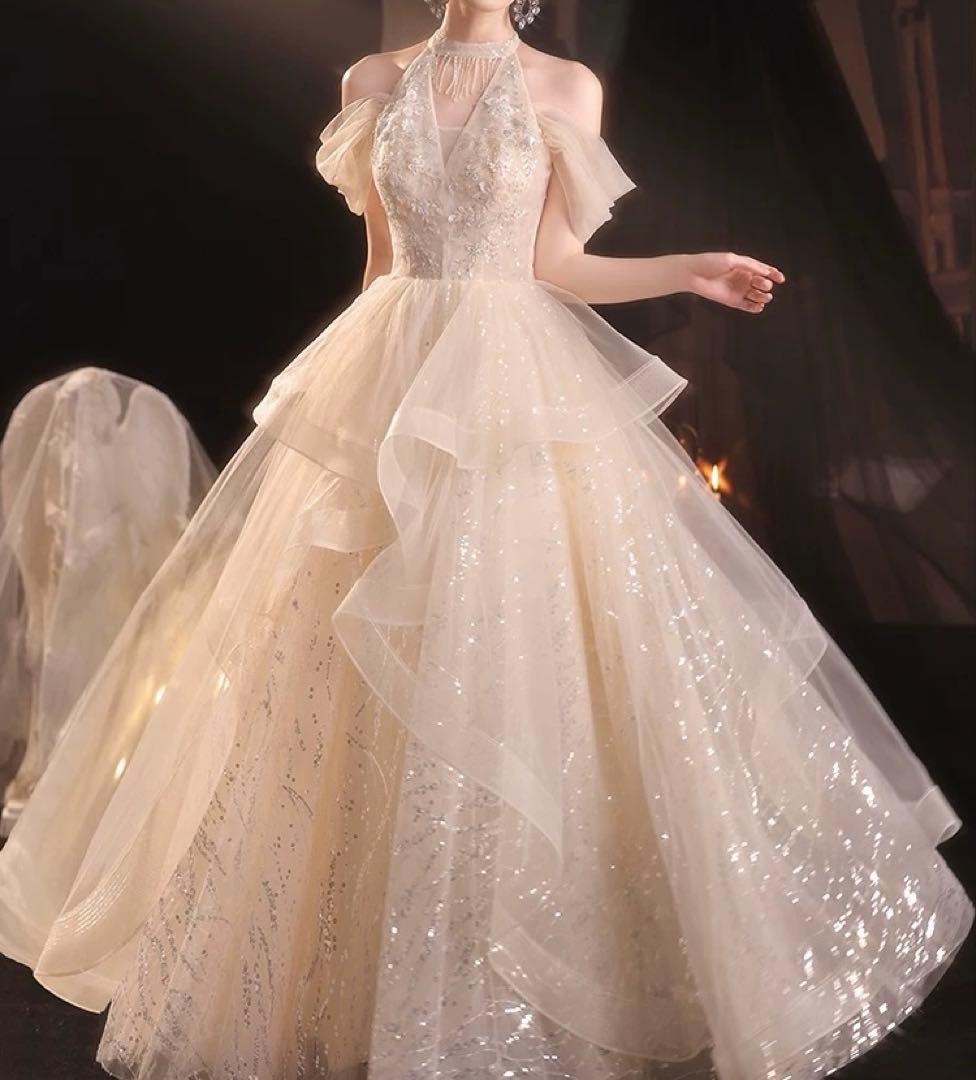 お花のデザインが可愛い フリルスカートのイブニングドレス