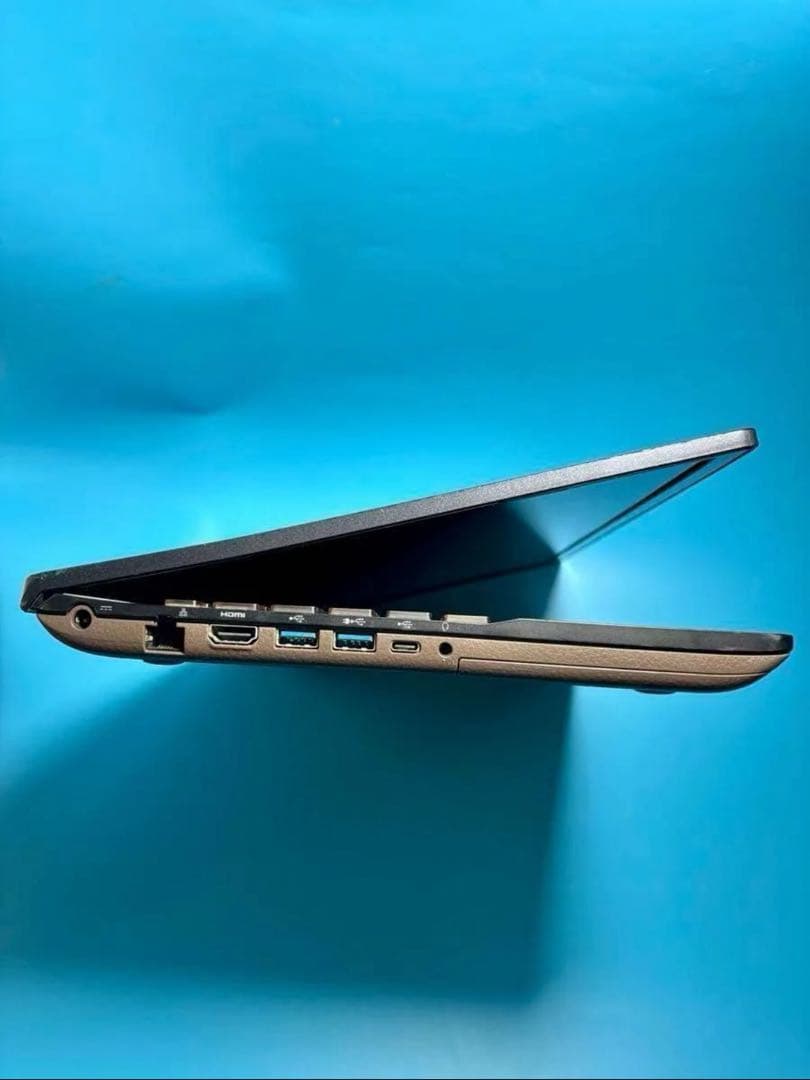 富士通 LIFEBOOK WA3/B3 i7 8550U 2TB 32GB