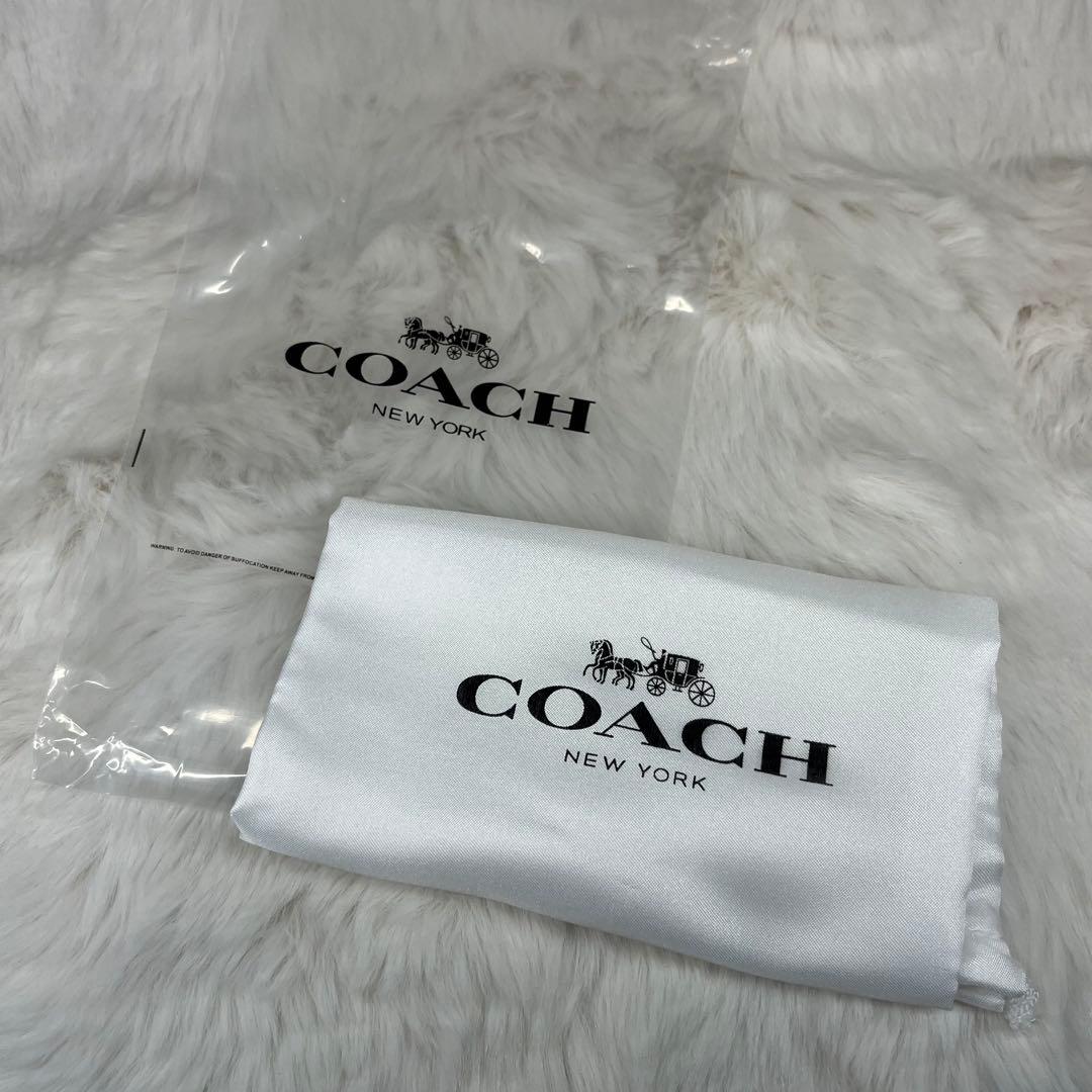 【新品未使用】COACH イチゴ柄長財布 黒 ゴールドファスナー