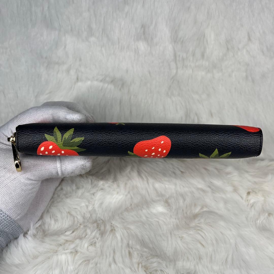 【新品未使用】COACH イチゴ柄長財布 黒 ゴールドファスナー