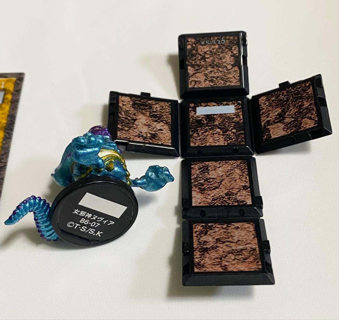 遊戯王ddm、 女邪神ヌヴィアフィギュア、ダイス、カードセット