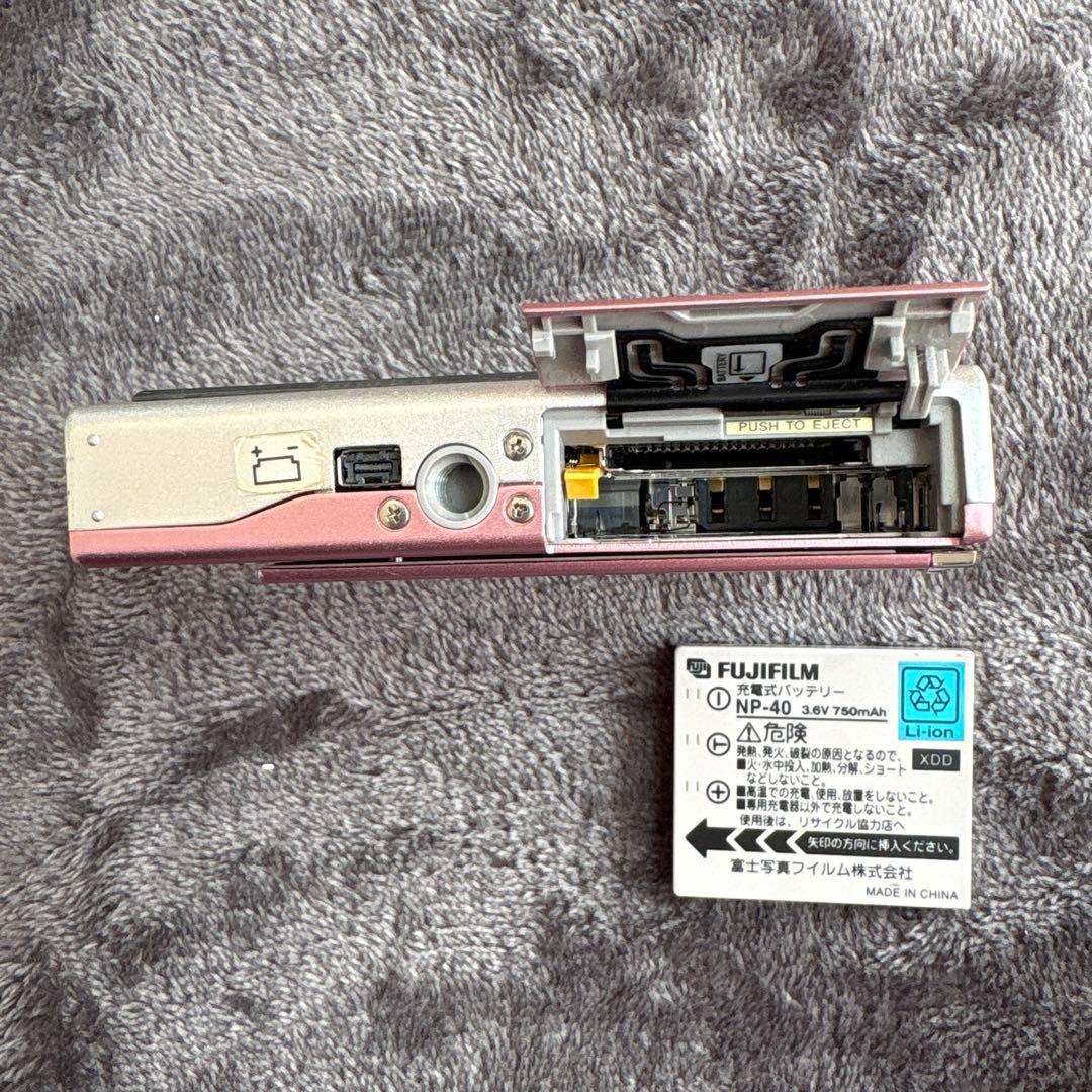 フジフィルム　FINEPIX Z5 ベビーピンク