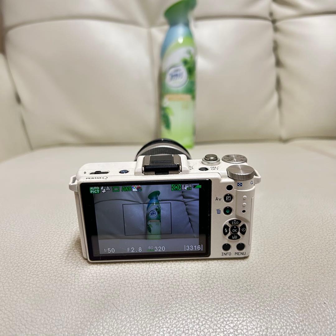 PENTAX Q ホワイト ミラーレスカメラ