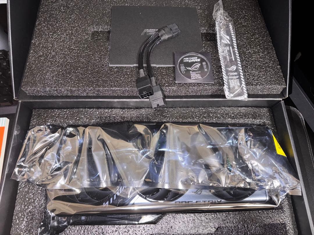 グラフィックボード・グラボ・ビデオカード ASUS ROG Strix GeForce RTX 5070 OC