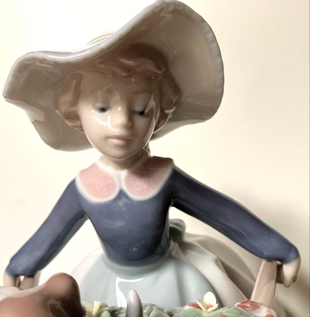 ⭐️新品⭐️リヤドロ 5460 乗せてあげる 犬 花 女の子 陶器 正規箱付