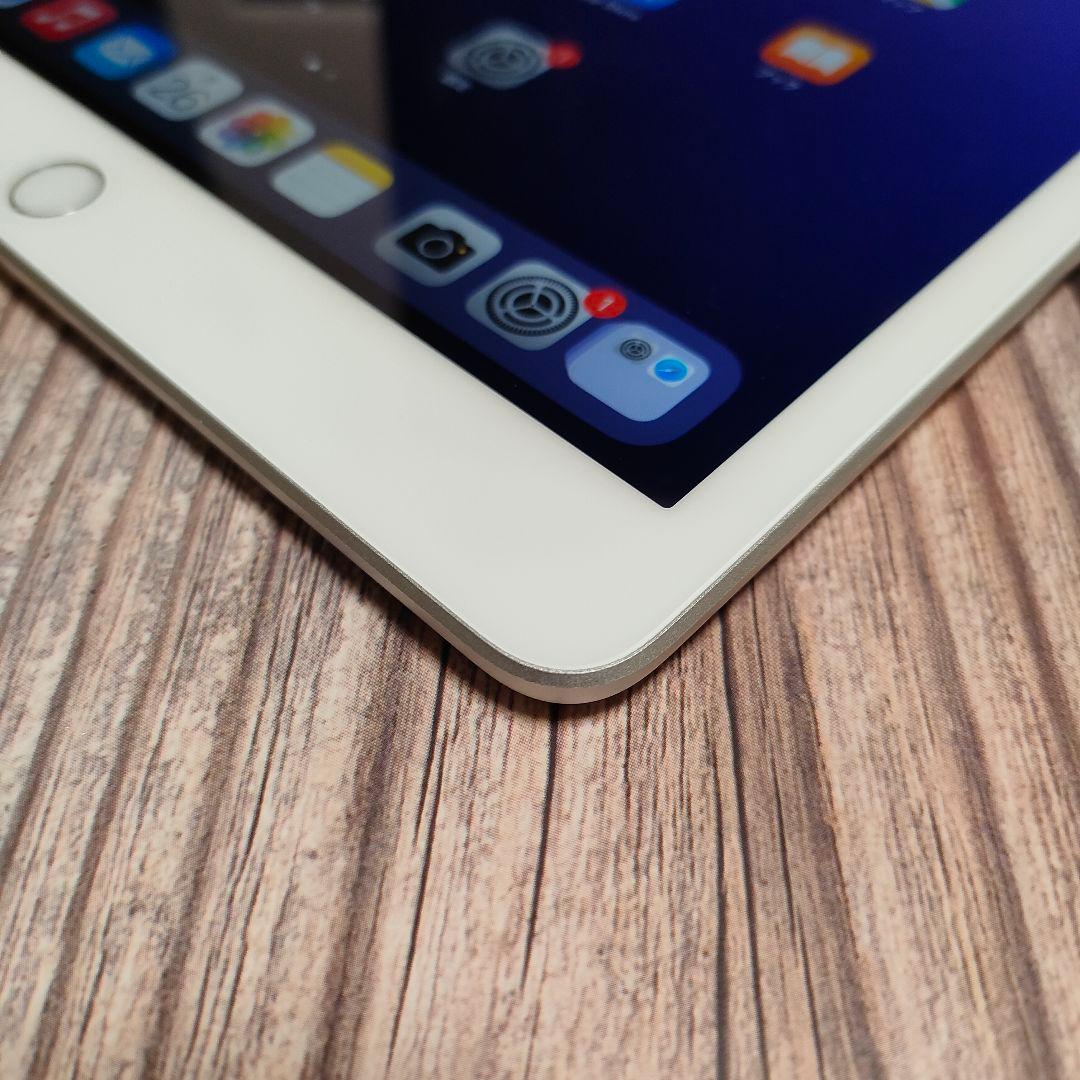 apple iPad 第8世代 32GB シルバー SIMフリー 美品