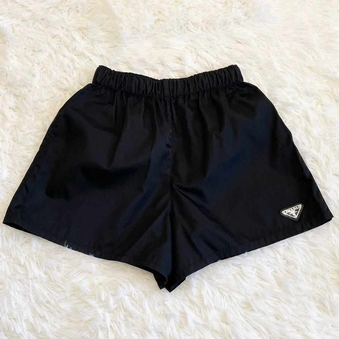 未使用級 23年製 プラダ リナイロン ショートパンツ 36 ブラック 国内正規